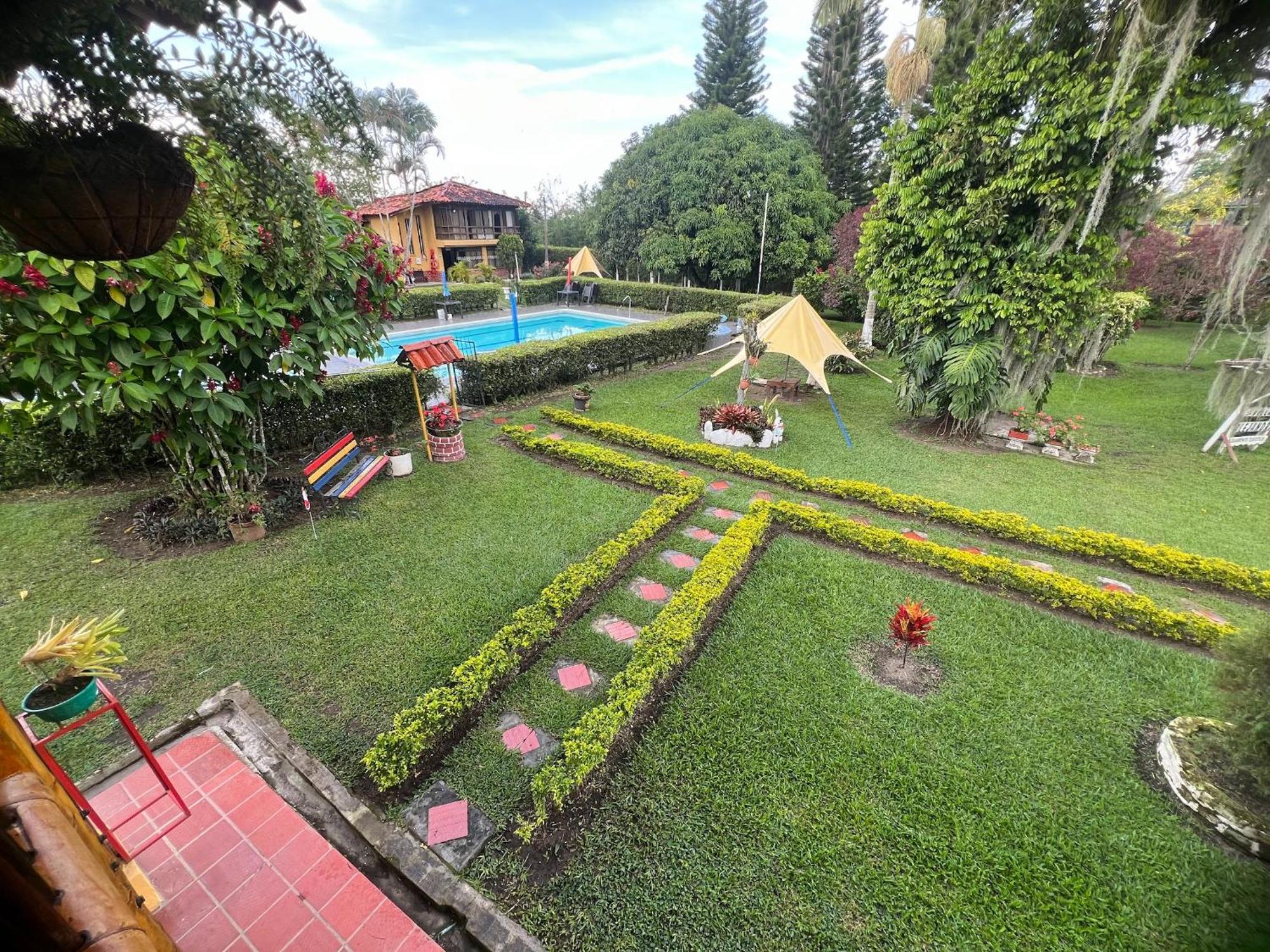 Villa Alejandra Del Quindio Calarcá エクステリア 写真