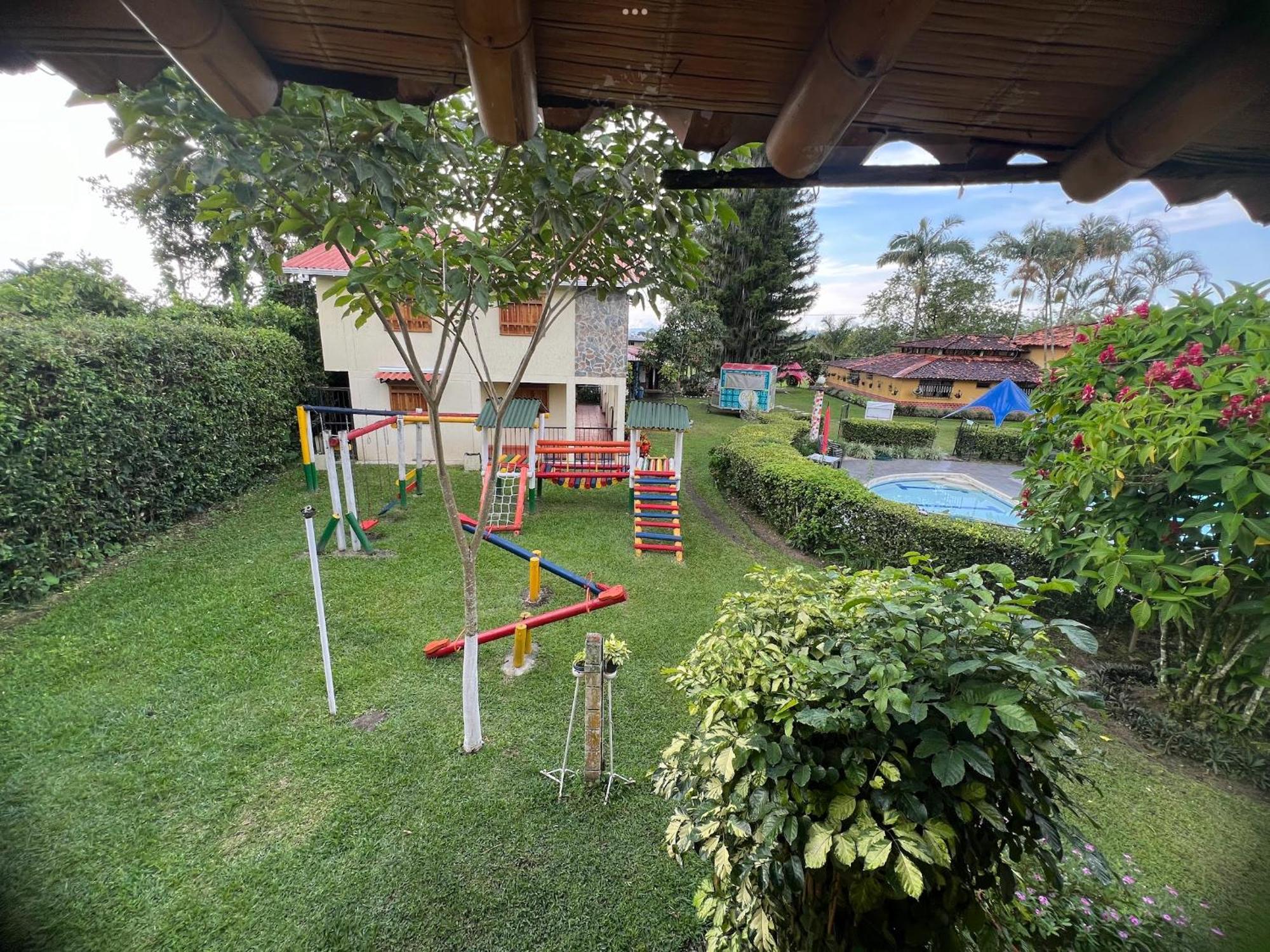 Villa Alejandra Del Quindio Calarcá エクステリア 写真