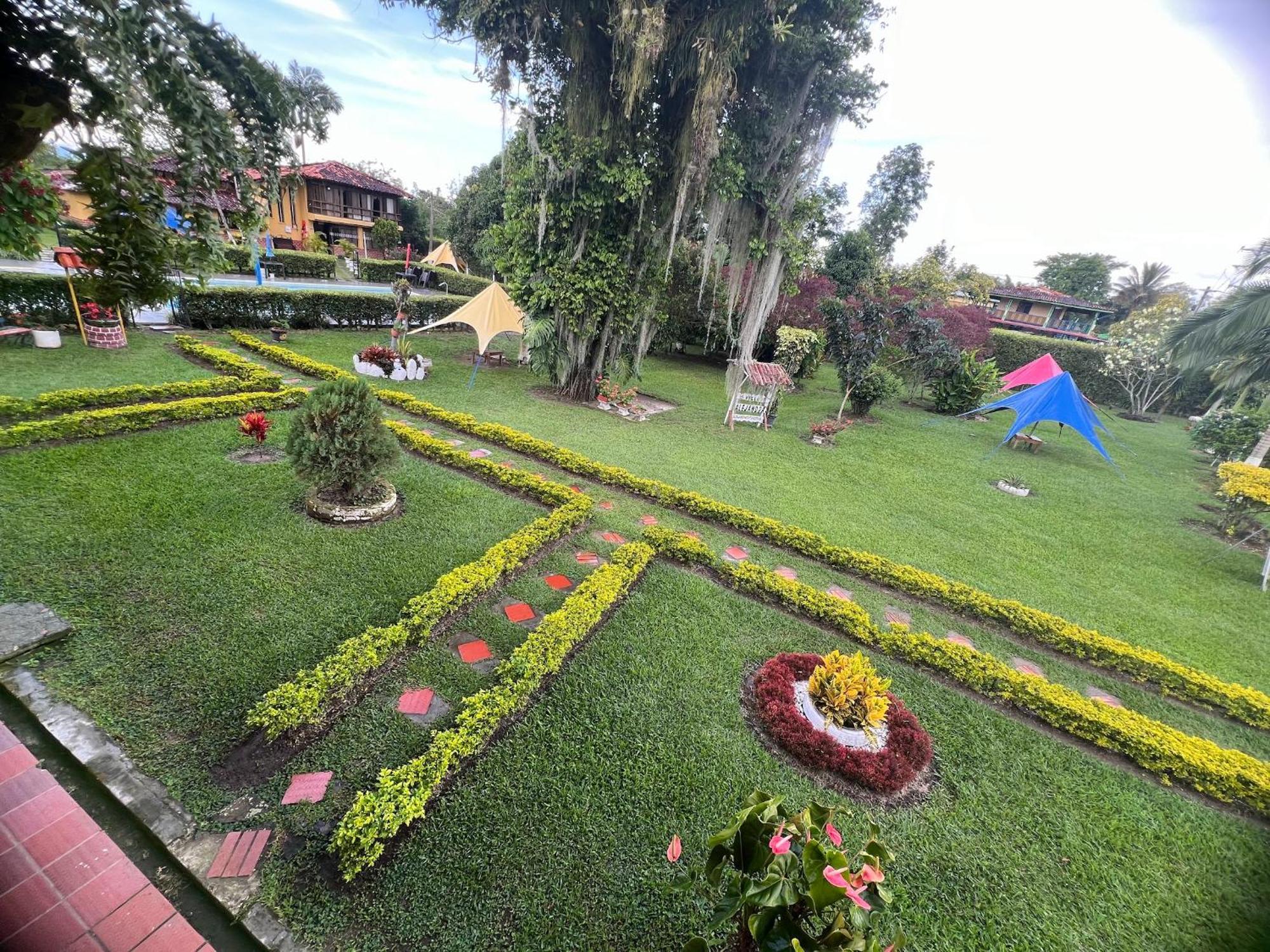 Villa Alejandra Del Quindio Calarcá エクステリア 写真