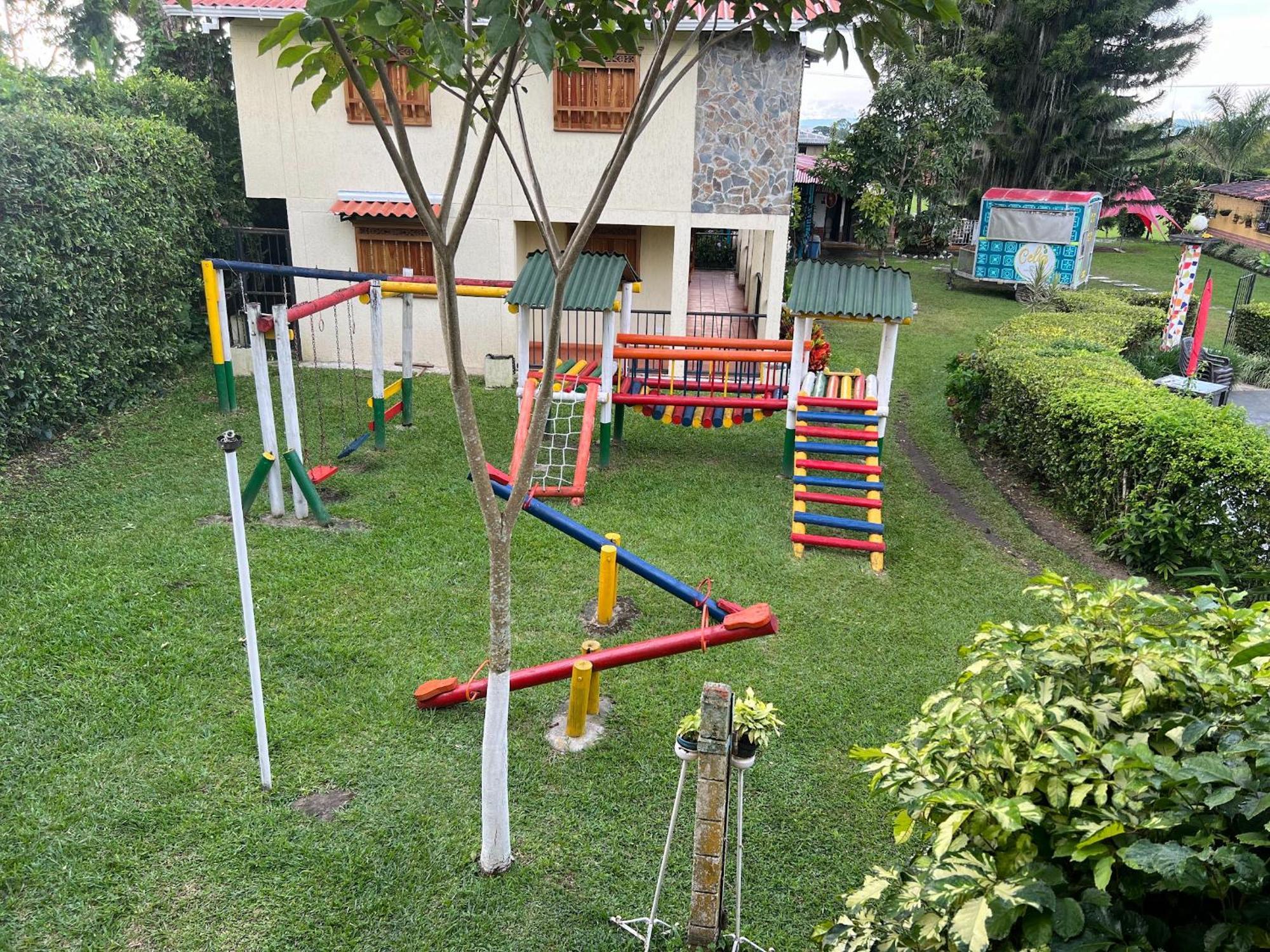 Villa Alejandra Del Quindio Calarcá エクステリア 写真