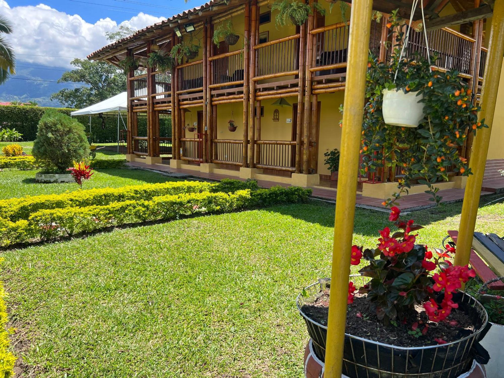 Villa Alejandra Del Quindio Calarcá エクステリア 写真