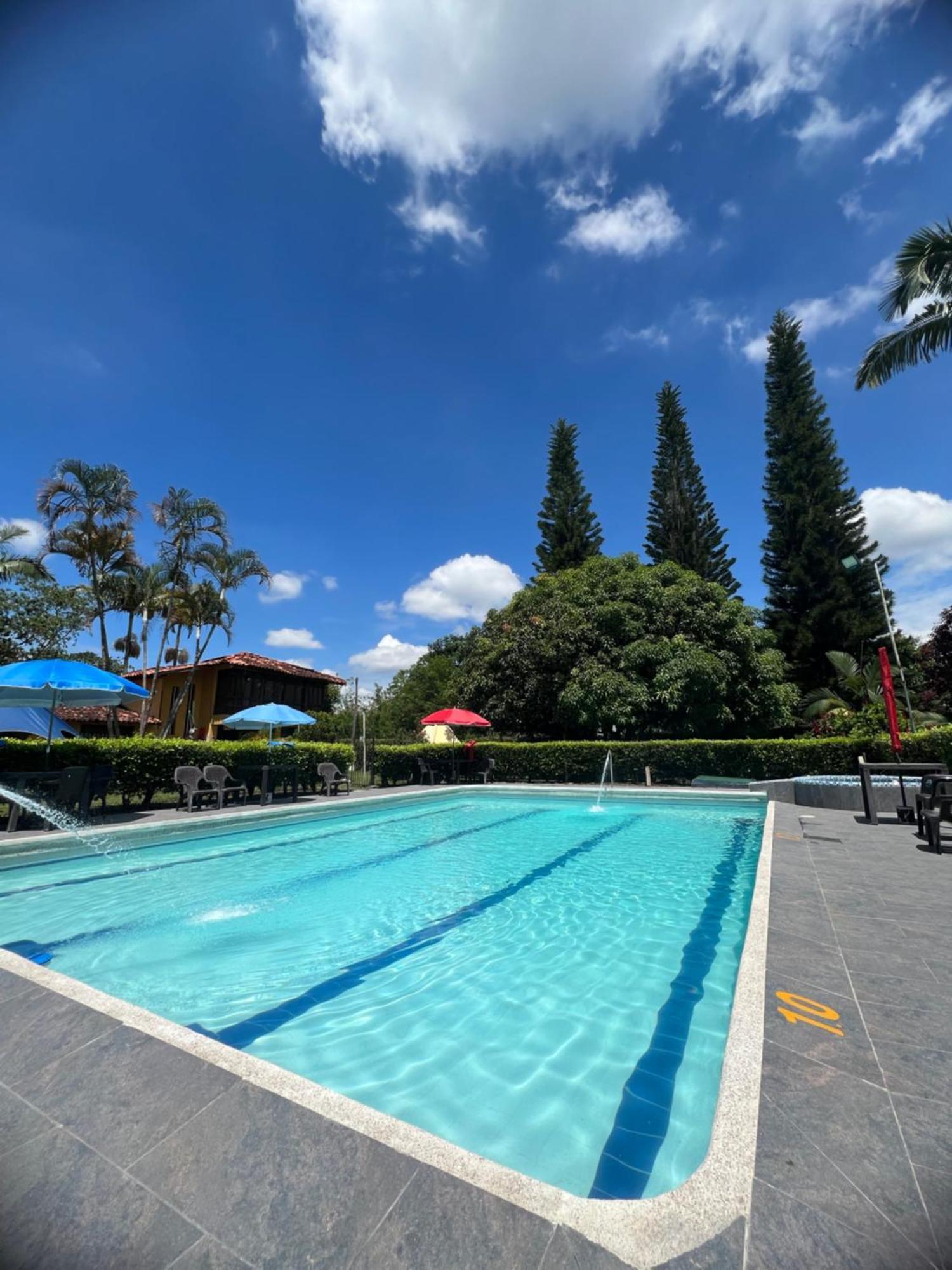 Villa Alejandra Del Quindio Calarcá エクステリア 写真