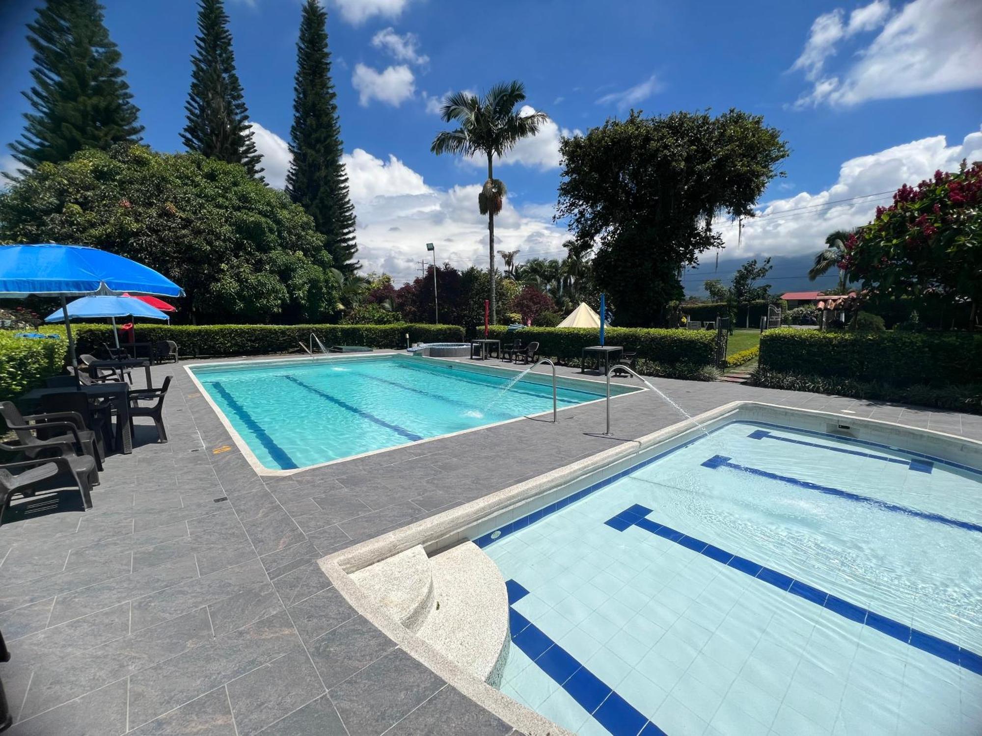 Villa Alejandra Del Quindio Calarcá エクステリア 写真