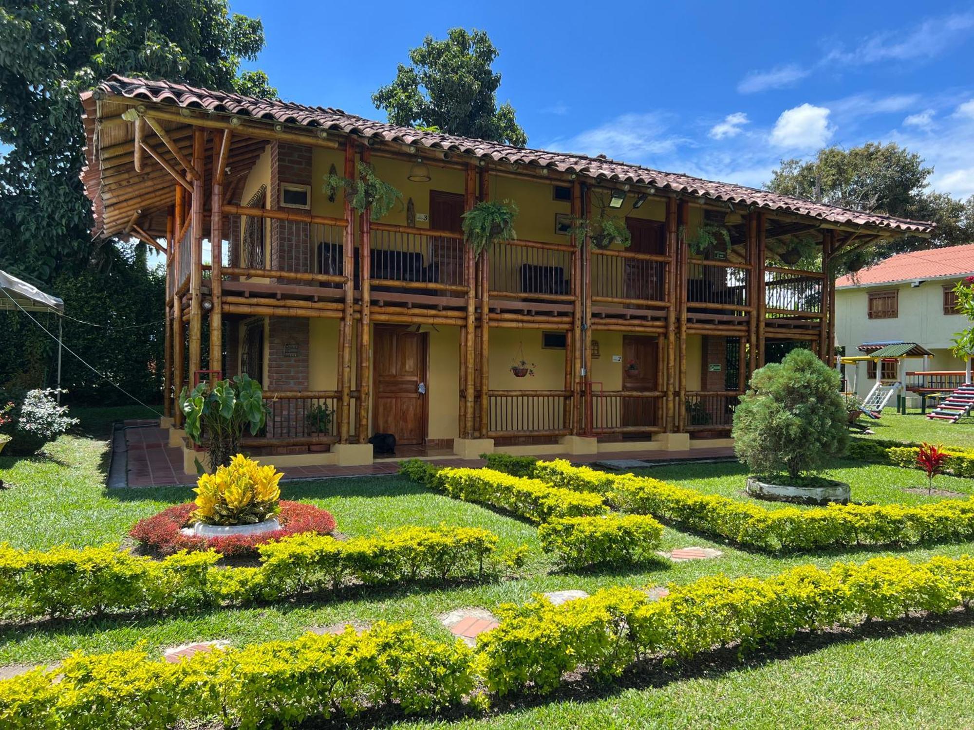 Villa Alejandra Del Quindio Calarcá エクステリア 写真